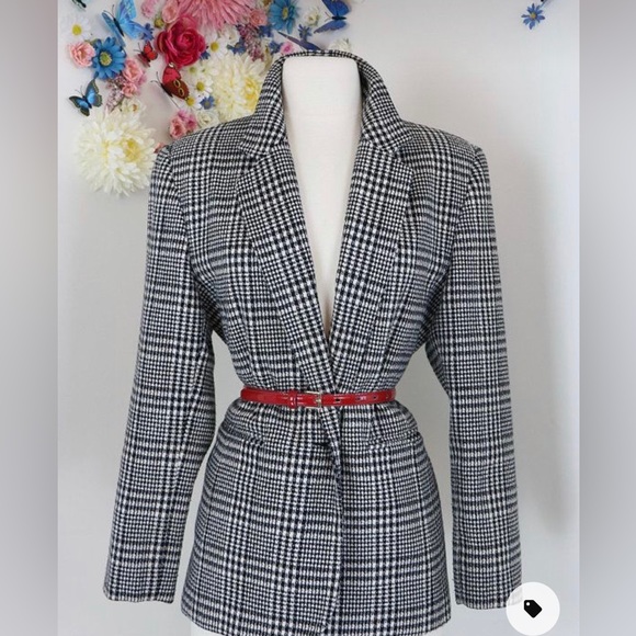 H&M black and white lined blazer with tie belt - Picture 6 of 6